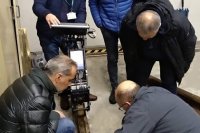 Flaw detection with the ultrasonic trolley UDS2-77 — practical training on a rail sample at the office of Italian customer, November 2019
