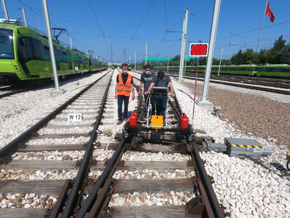 The process of training on how to operate ultrasonic double rail trolley UDS2-73 — the trip of OKOndt GROUP's specialists to Turkey, August 2020