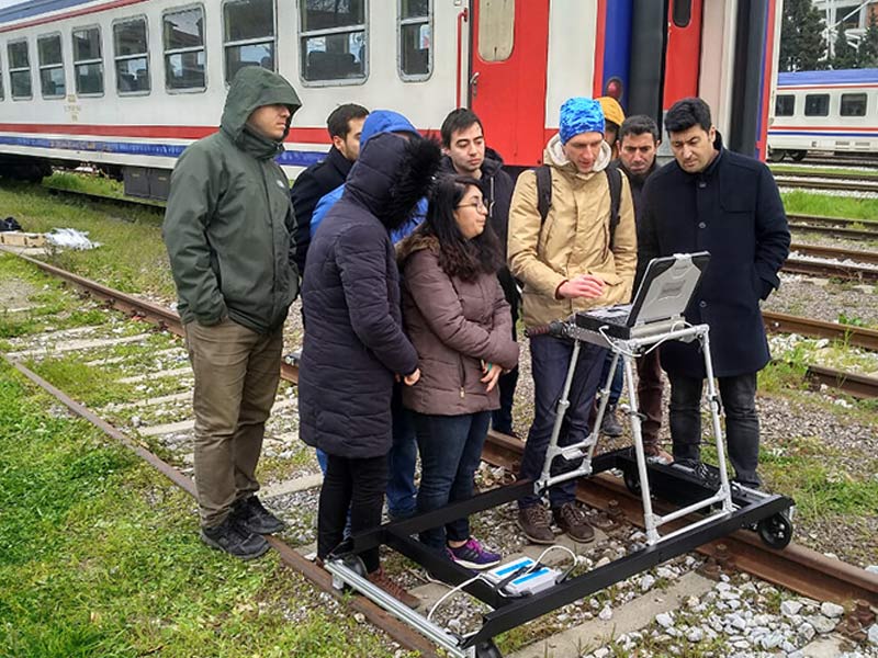 Schulung für die türkischen Ingenieure - Izmir (Turkey) – 2019. Schulung der Arbeit mit dem Wirbelstrom-Fehlerdetektor-ETS2-77