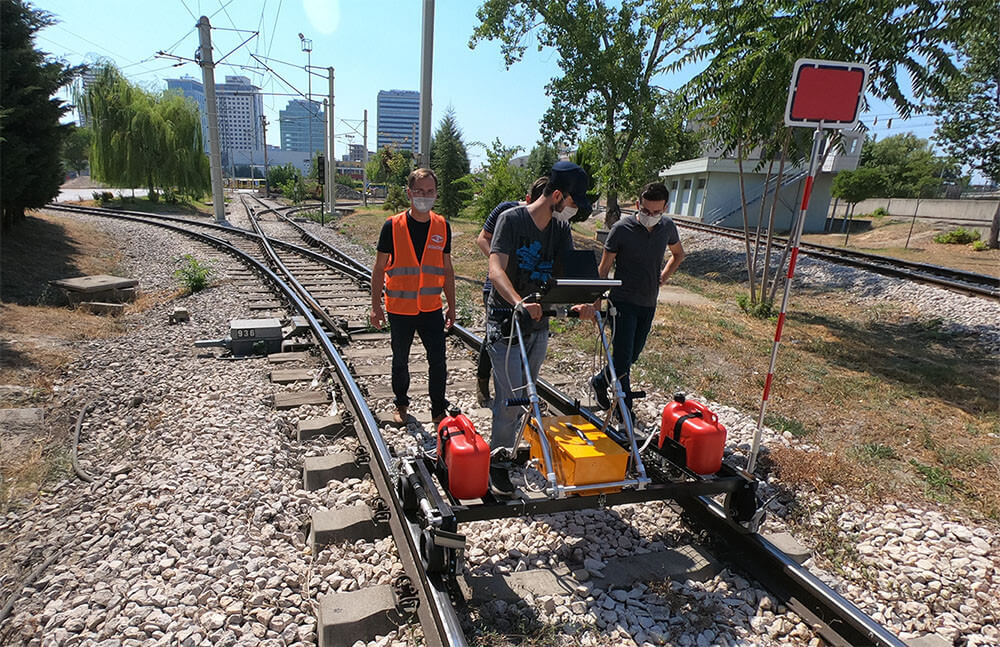 On-site training in Turkey — NDT of rails with the ultrasonic double rail trolley UDS2-73