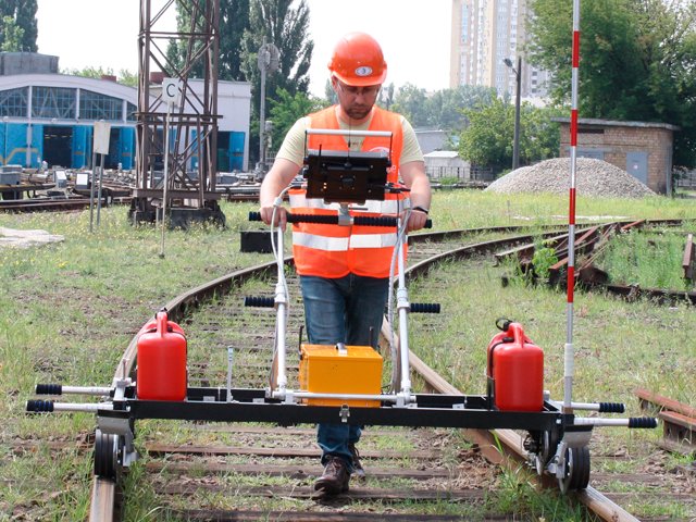 Rails inspection using the ultrasonic double rail line flaw detector UDS2-73