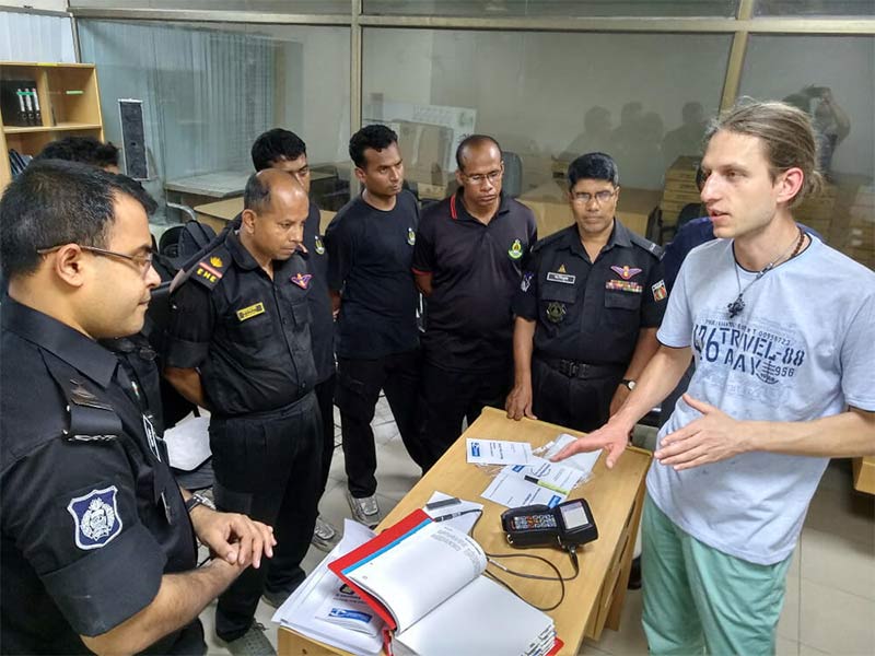 Dhaka-2019. Die Schulung der bangladesischen Spezialisten zur Arbeit mit dem Wirbelstrom-Fehlerdetektor Eddycon C