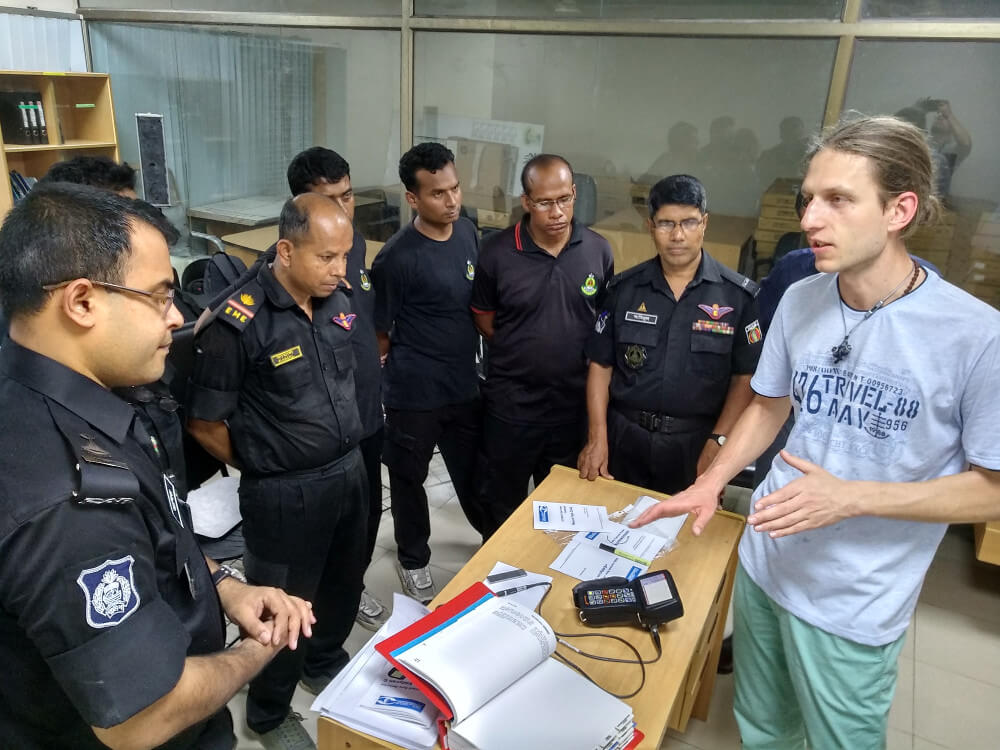 Telling about capacities of the portable eddy current flaw detector Eddycon C  to the customer, Bangladeshi specialists