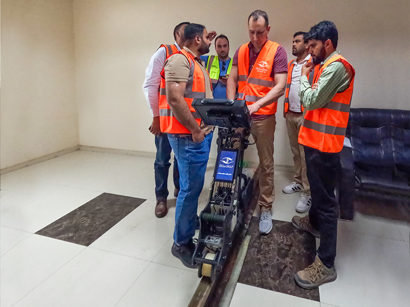 Capacitación del UDS2-77 en rieles con defectos reales, Arabia Saudita, 2025, a cargo de OKOndt GROUP