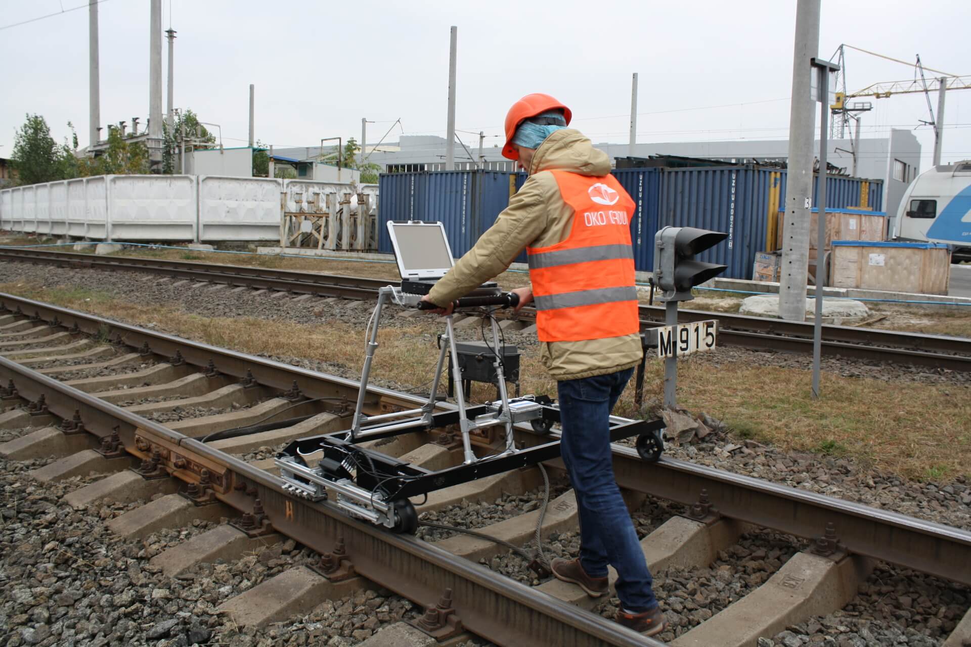 Inspection of the track segment with ETS2-77 flaw detector for gauge corner checking
