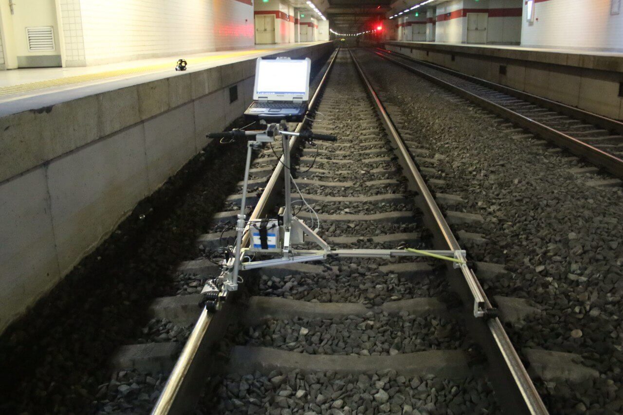 Eddy current rail flaw detector ETS2-77 application at the metropolitan